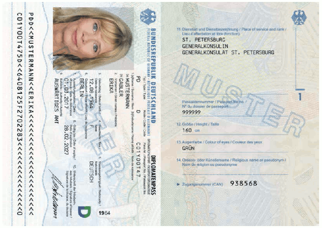 Passmuster Diplomatenpass, Passkartendatenseite und Passbuchinnenseite 1 (BGBl. 2017 I S. 208)