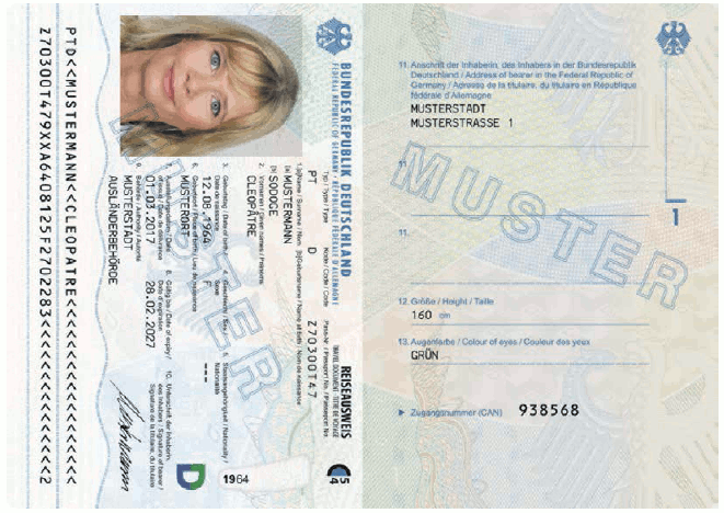 Ausweismuster Reiseausweis für Staatenlose, Passkartendatenseite und Passbuchinnenseite 1 (BGBl. 2017 I S. 247)