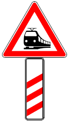 Zeichen 156 dreistreifige Bake (rechts) - vor unbeschranktem Bahnübergang - (BGBl. I 1992 S. 682)